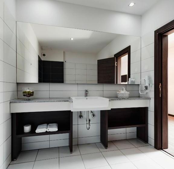 اتاق استاندارد, Emporium