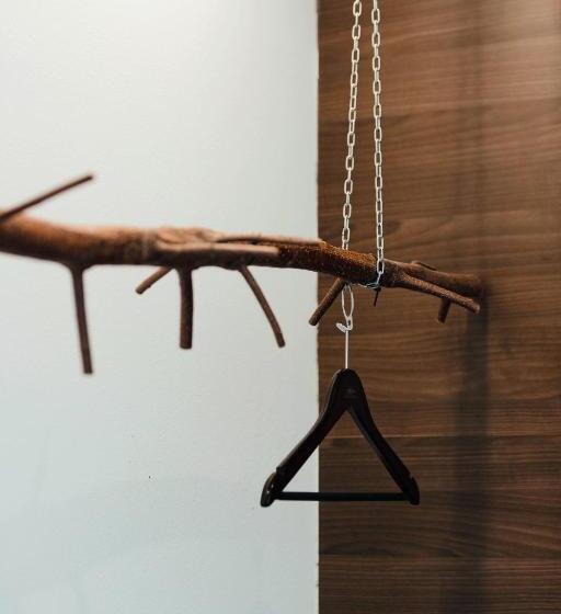 اتاق استاندارد سه نفره, Emporium