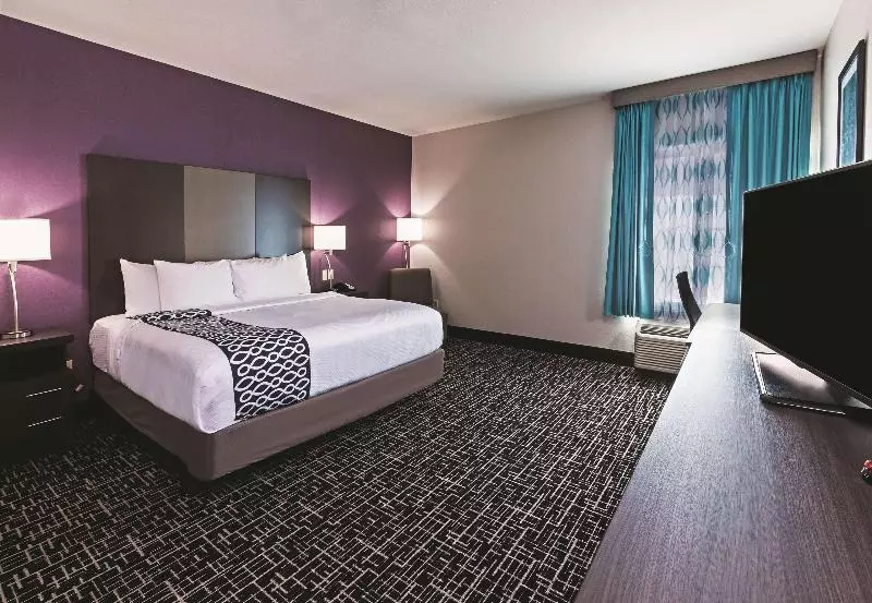 キングサイズベッドのスタンダードルーム, La Quinta By Wyndham Claremore