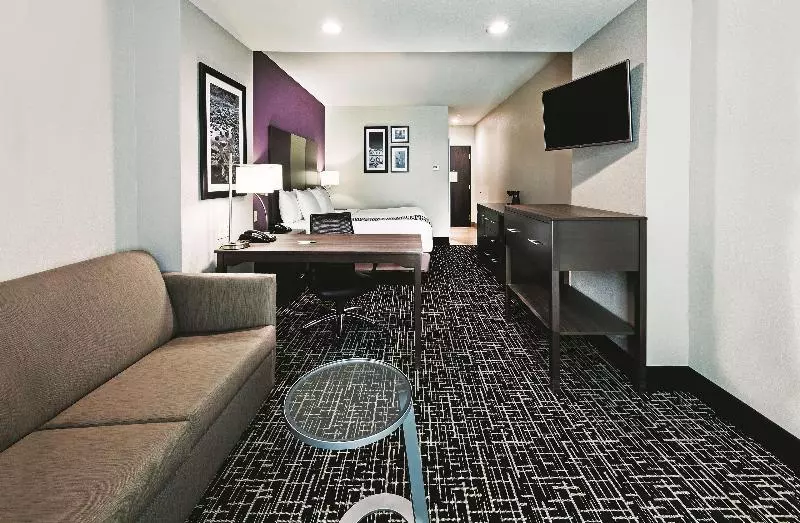 キングサイズベッドのデラックスルーム, La Quinta By Wyndham Claremore