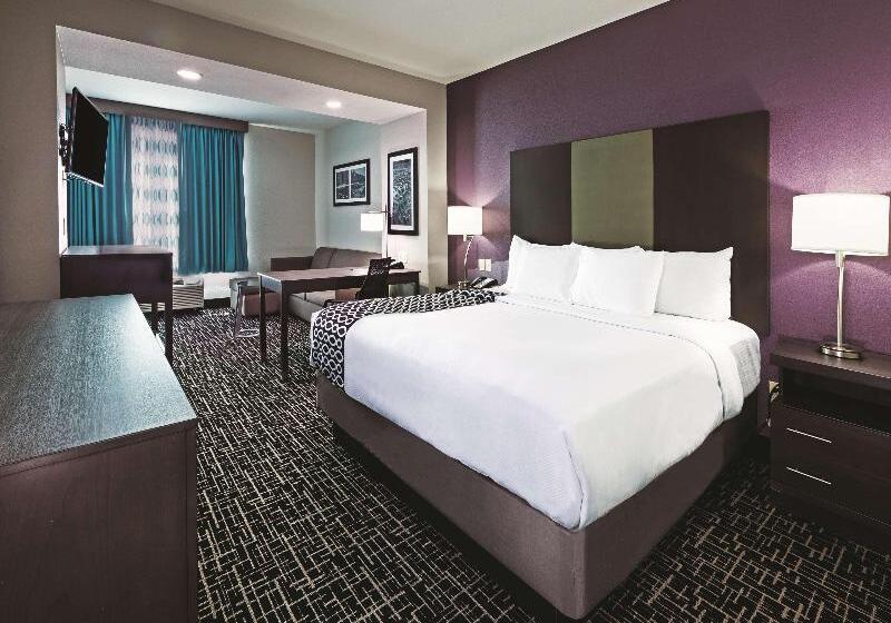 Номер Deluxe Кровать Кинг, La Quinta By Wyndham Claremore