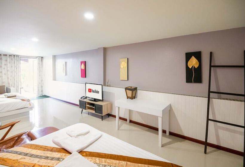 חדר אקזקיוטיב משפחתי, Talay Sai @ Thung Wua Laen