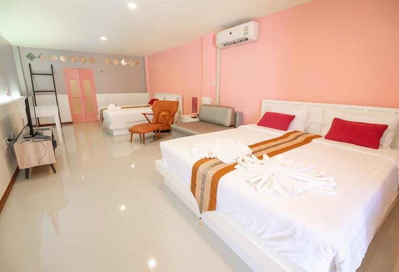 חדר אקזקיוטיב משפחתי, Talay Sai @ Thung Wua Laen