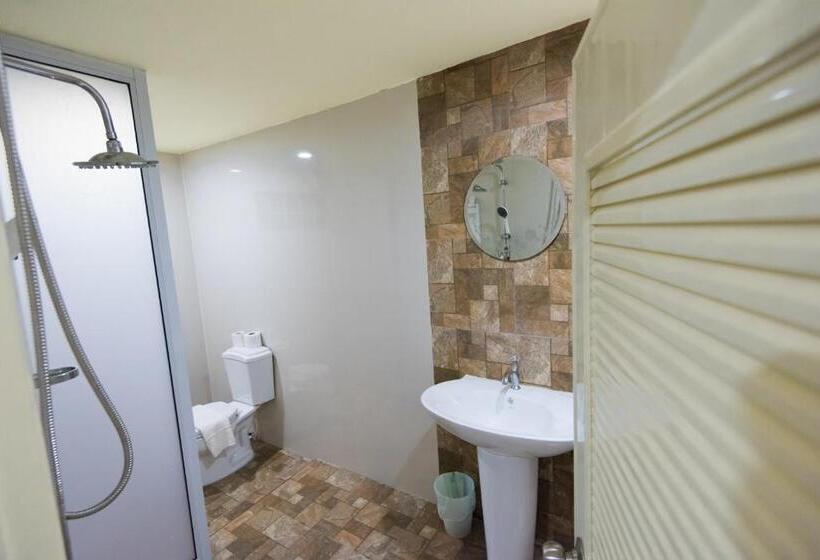 חדר אקזקיוטיב משפחתי, Talay Sai @ Thung Wua Laen