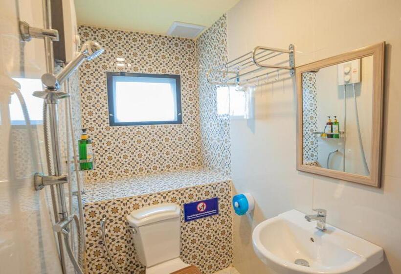 חדר אקונומי לארבעה, Talay Sai @ Thung Wua Laen