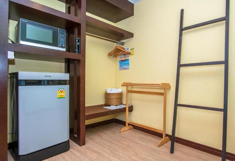 חדר אקונומי לארבעה, Talay Sai @ Thung Wua Laen