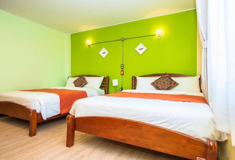 חדר אקונומי לארבעה, Talay Sai @ Thung Wua Laen