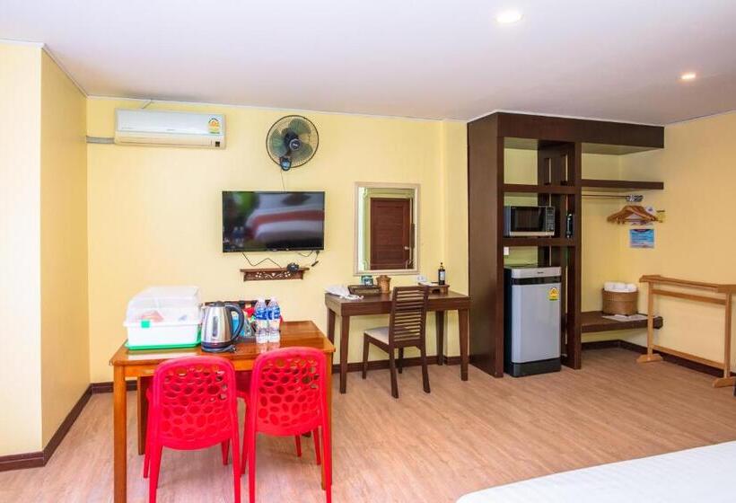 חדר אקונומי לארבעה, Talay Sai @ Thung Wua Laen