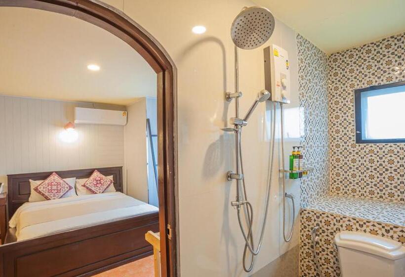 חדר אקונומי לארבעה, Talay Sai @ Thung Wua Laen