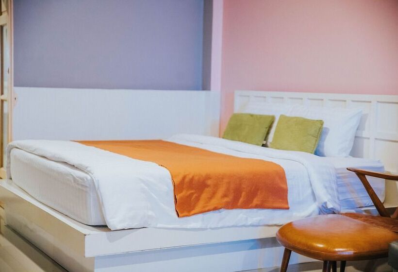 חדר אקזקיוטיב משפחתי, Talay Sai @ Thung Wua Laen