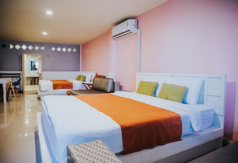 חדר אקזקיוטיב משפחתי, Talay Sai @ Thung Wua Laen