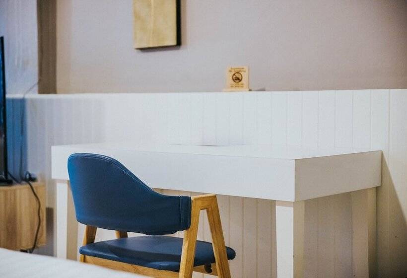 חדר אקזקיוטיב משפחתי, Talay Sai @ Thung Wua Laen