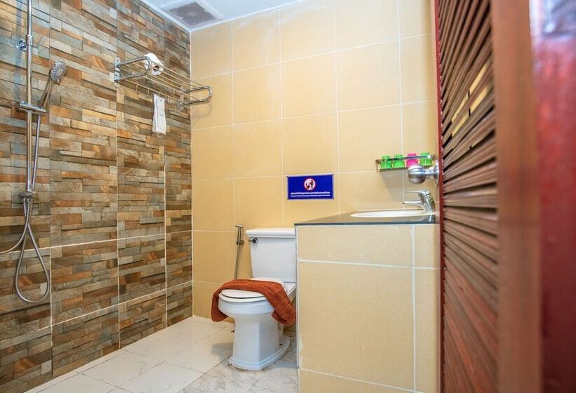 חדר אקונומי לארבעה, Talay Sai @ Thung Wua Laen