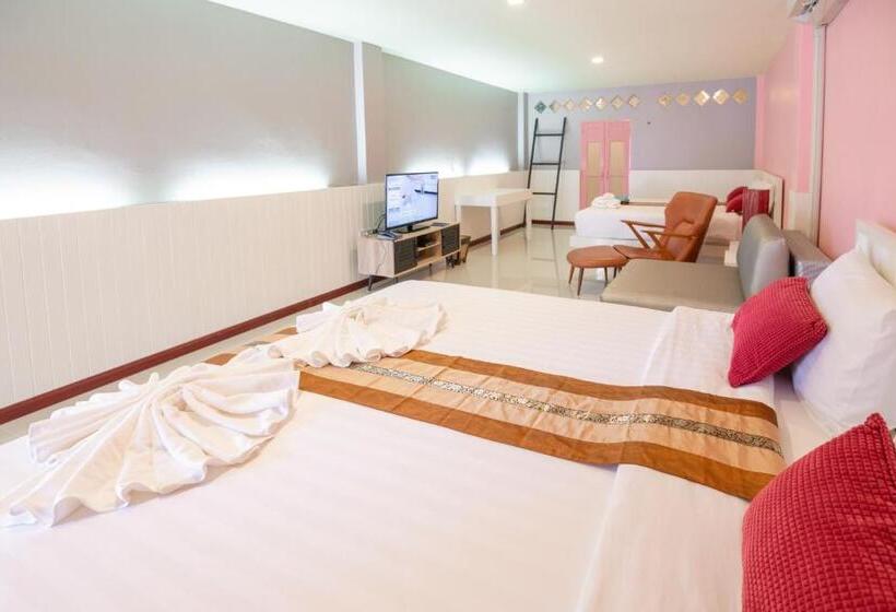 חדר אקזקיוטיב משפחתי, Talay Sai @ Thung Wua Laen