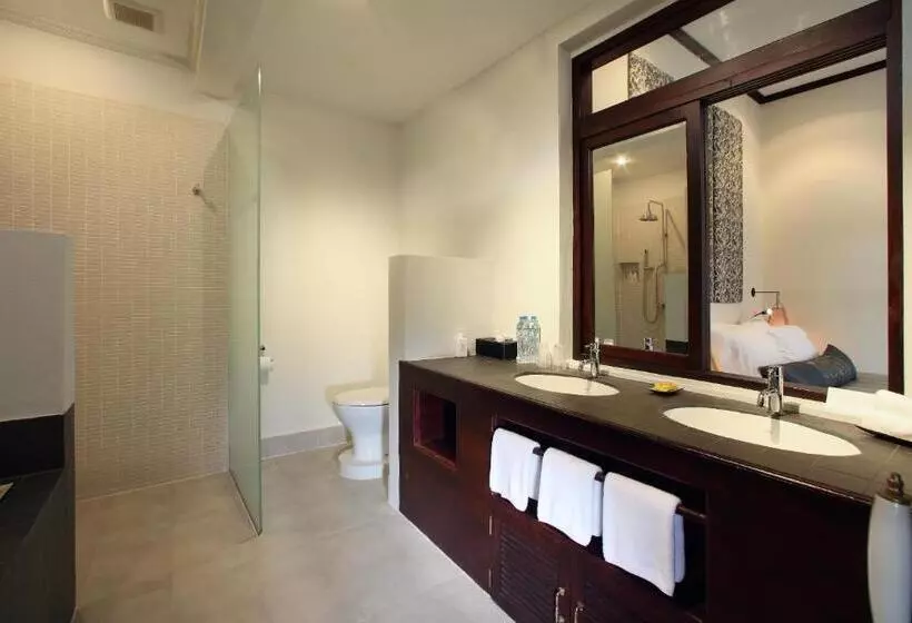 Deluxe room with river view