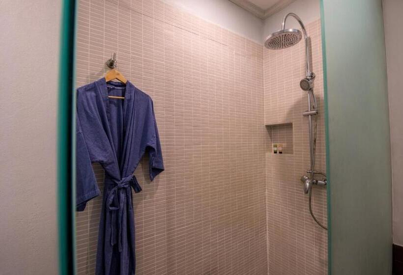 Deluxe room with river view, The Apsara Rive Droite