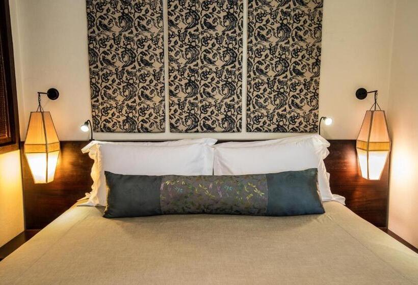Deluxe room with river view, The Apsara Rive Droite