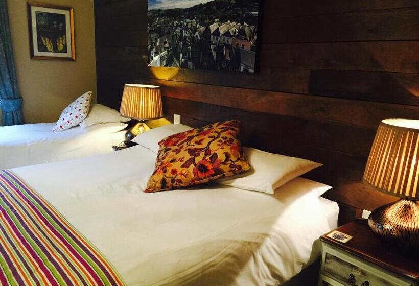 ファミリールーム, The Watermans Arms