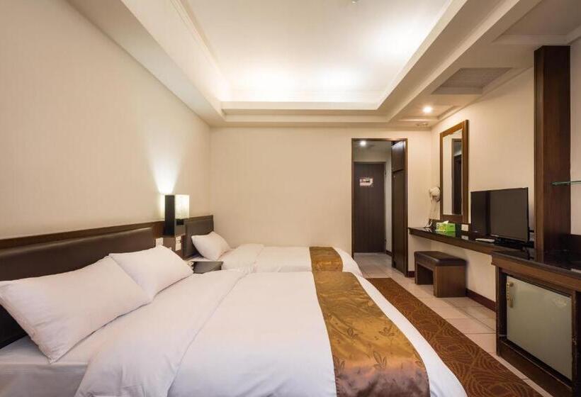 اتاق استاندارد سه نفره, Twinstar