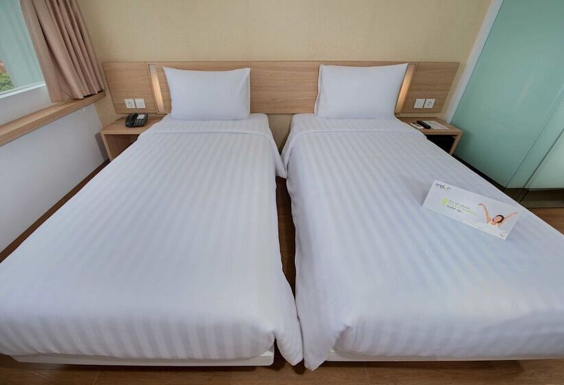 Номер Стандарт, Whiz Prime Hotel Pajajaran Bogor