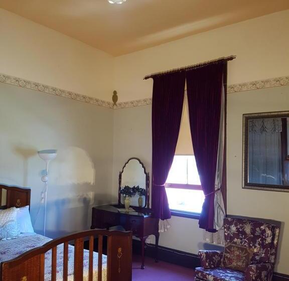 חדר סטנדרט לשלושה, Historic Stannum House