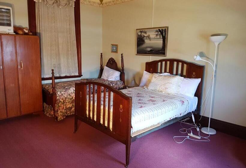 חדר סטנדרט לשלושה, Historic Stannum House