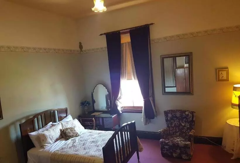 スタンダードトリプルルーム, Historic Stannum House