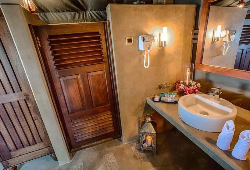 Deluxe Tent, Madulkelle Tea And Eco Lodge