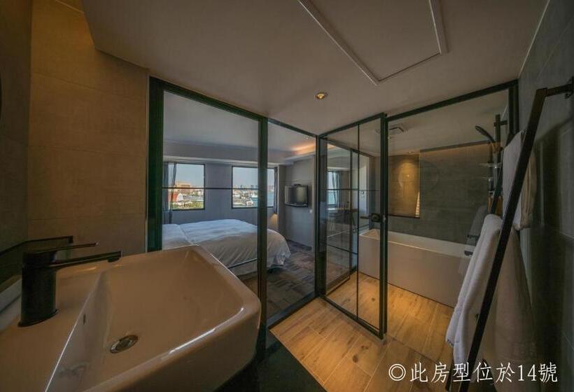 سوئیت اجرایی با مشاهده, Watermark Hotel The Harbour