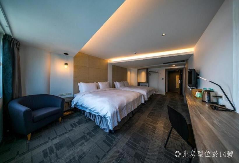 اتاق لوکس سه تخته با چشم‌انداز, Watermark Hotel The Harbour