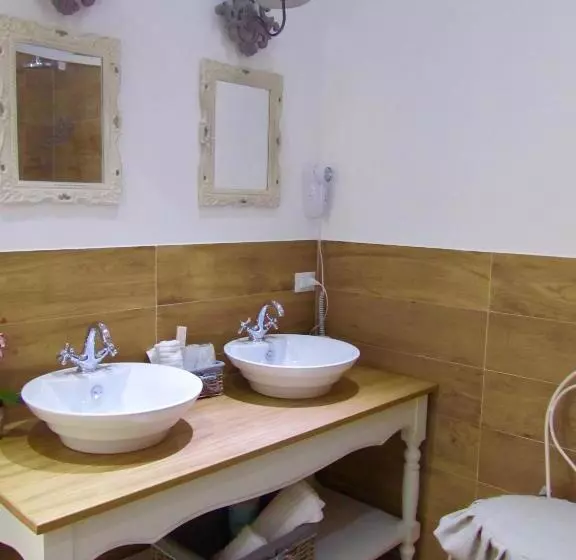 اتاق استاندارد سه تخته با بالکن, Tam Vacanze B&b