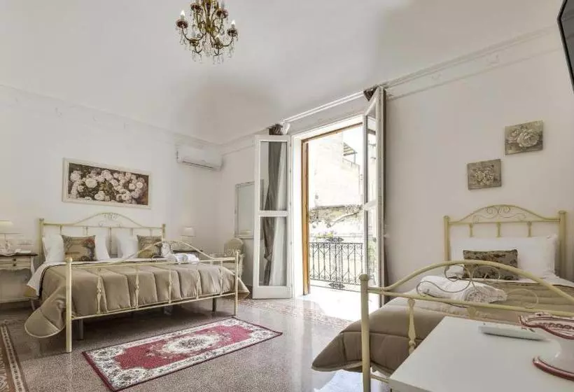 اتاق استاندارد سه تخته با بالکن, Tam Vacanze B&b