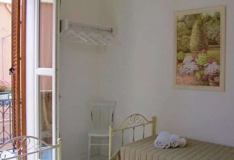 اتاق استاندارد سه نفره, Tam Vacanze B&b
