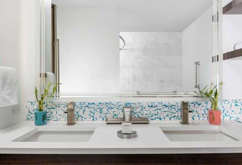 스탠다드 룸 킹사이즈 침대, The Art Hotel Denver, Curio Collection By Hilton