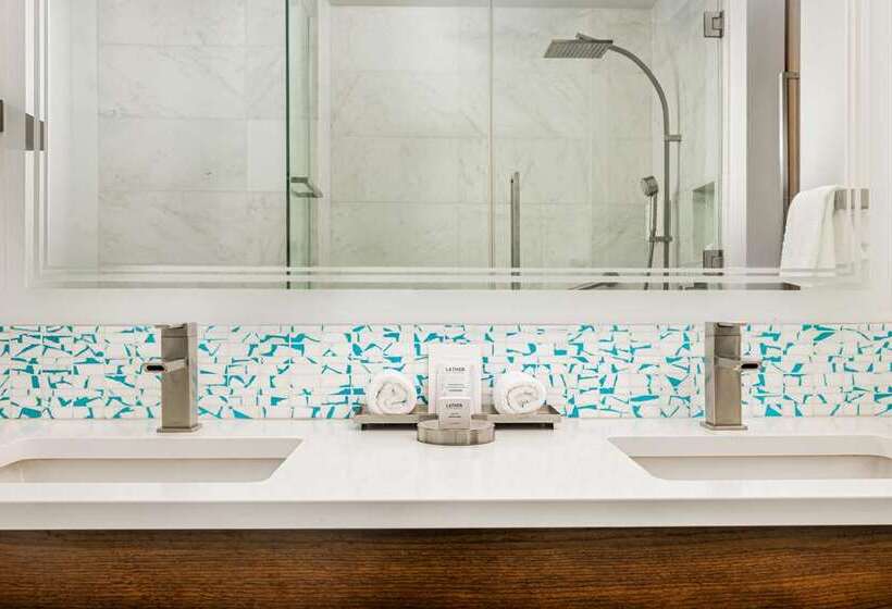 스탠다드 룸 킹사이즈 침대, The Art Hotel Denver, Curio Collection By Hilton