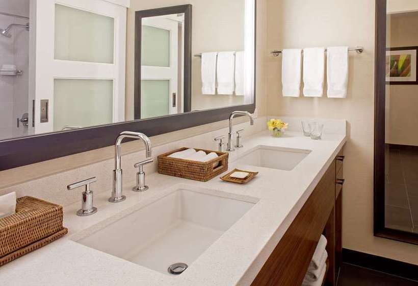 디럭스 룸, The Art Hotel Denver, Curio Collection By Hilton