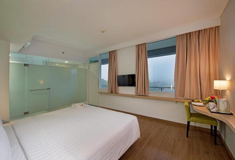Номер Superior, Whiz Prime Hotel Pajajaran Bogor