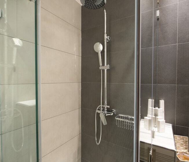 חדר סטנדרט, Castello City