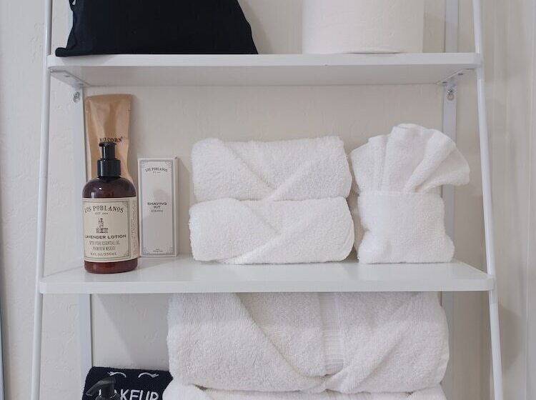 스위트, Corduroy Boutique Lodge