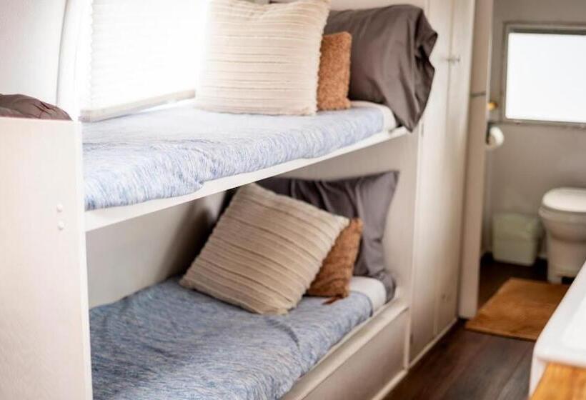 Дом 1 Спальня, Corduroy Boutique Lodge