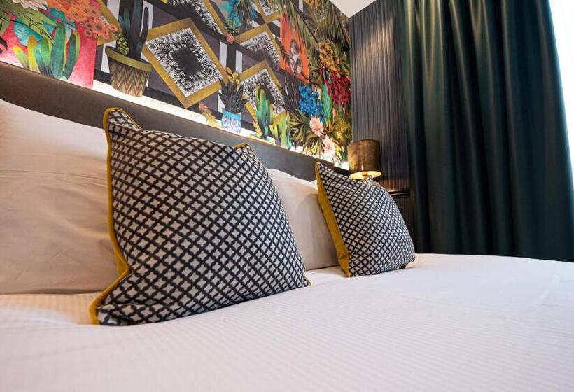 اتاق لوکس, Hyde Park Green