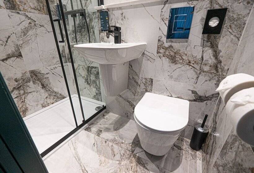 اتاق لوکس, Hyde Park Green