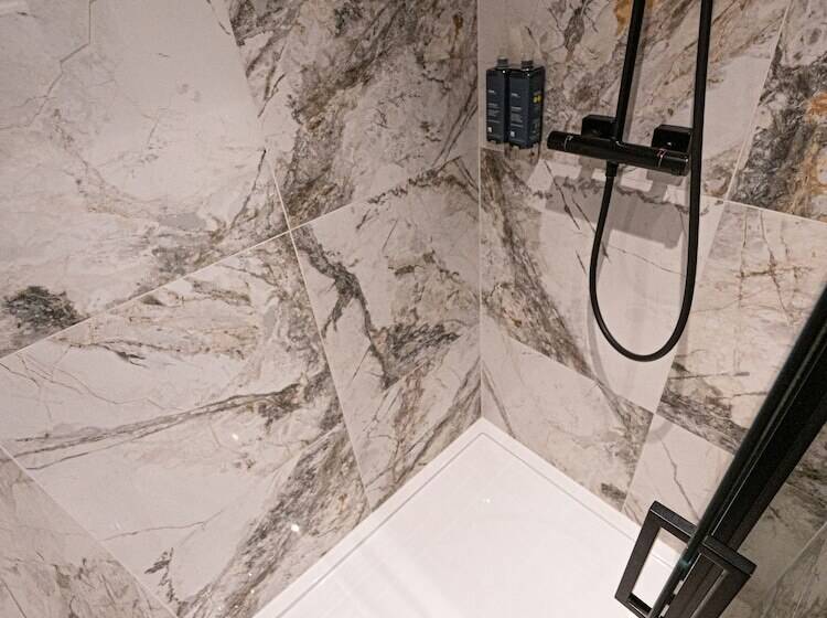 اتاق لوکس سه تخته, Hyde Park Green