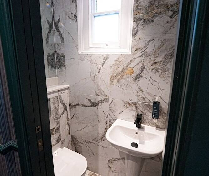 اتاق لوکس سه تخته, Hyde Park Green