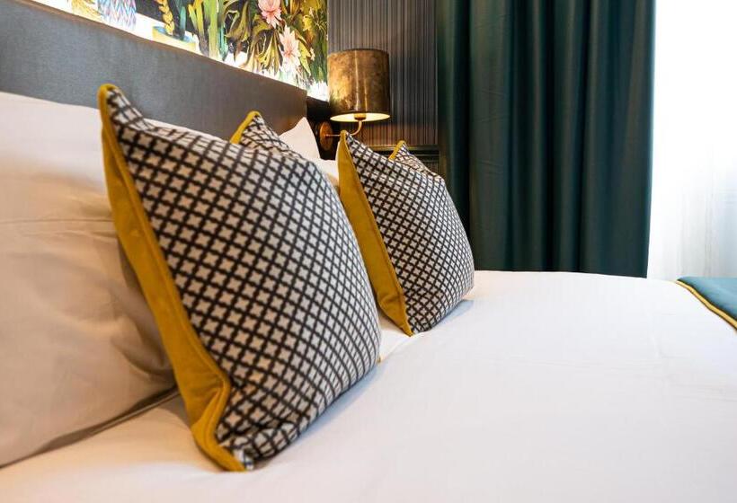 اتاق لوکس, Hyde Park Green