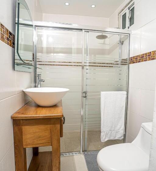 اتاق استاندارد یک نفره, Juliana