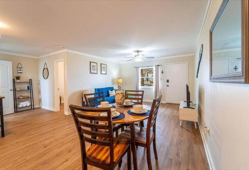 جناح ديلوكس, Bahama Breeze Suites