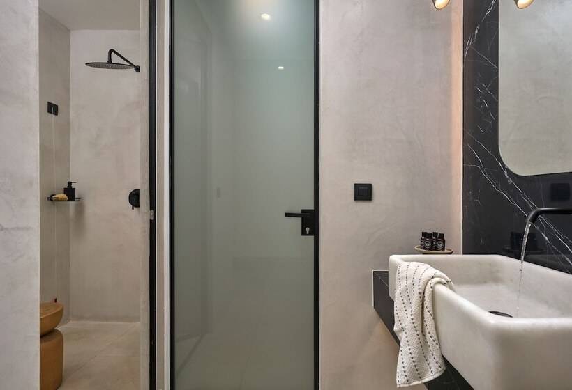舒适套房, Ios Grand Pool Suites