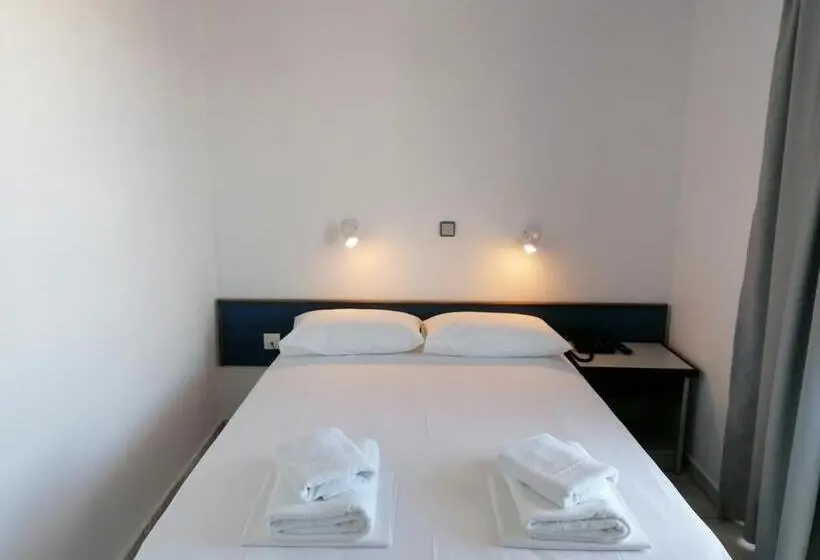 Chambre Familiale Vue Jardin, Pieria Mare