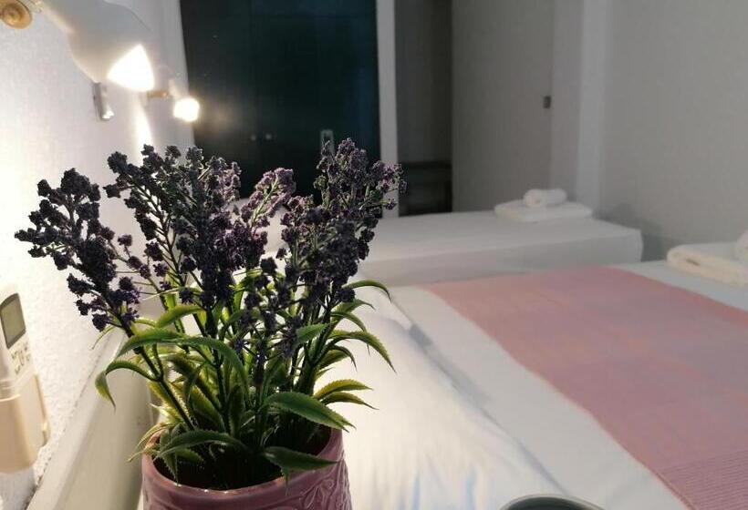 庭の見えるスタンダードトリプルルーム, Pieria Mare